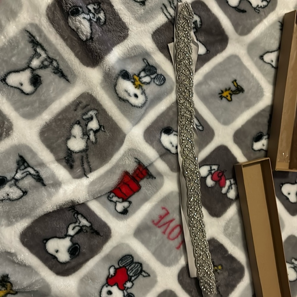 Selling because worn once